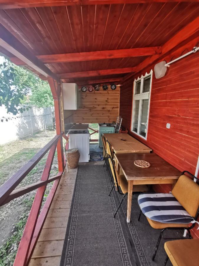 Edit Vendeghaz Tiszaújváros Exterior foto
