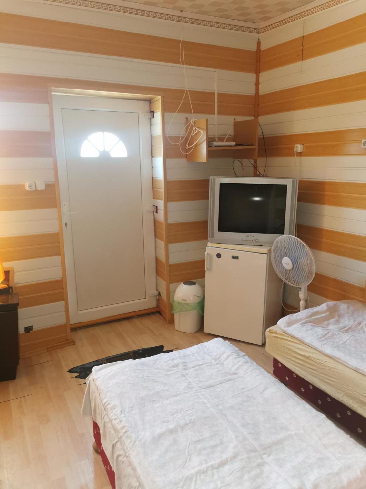 Edit Vendeghaz Tiszaújváros Zimmer foto