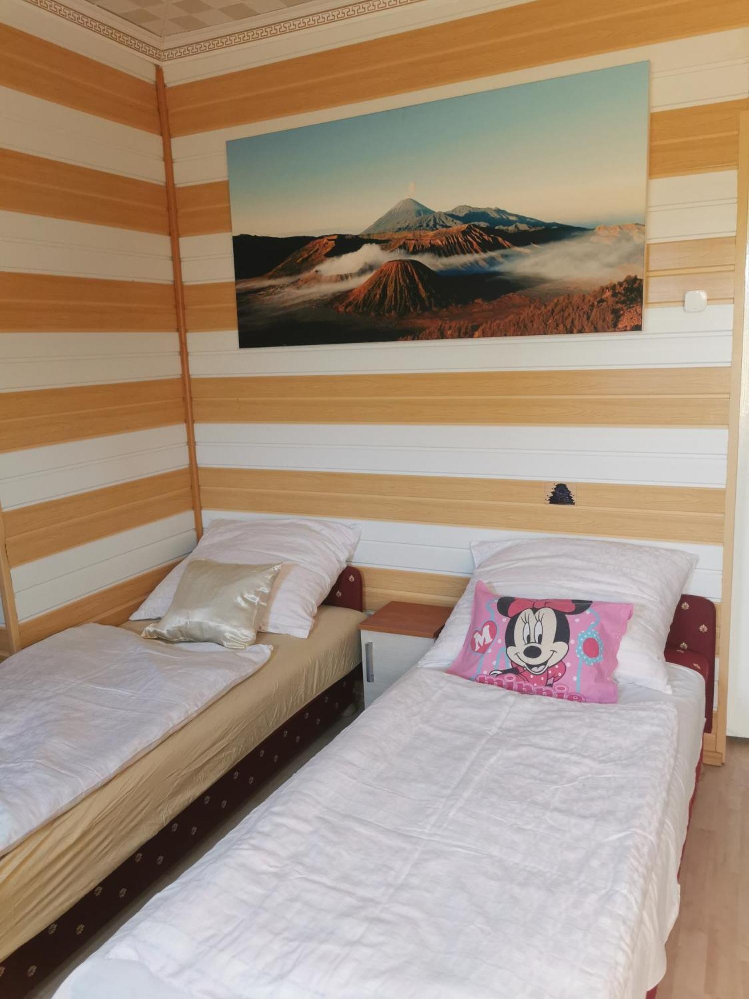 Edit Vendeghaz Tiszaújváros Zimmer foto